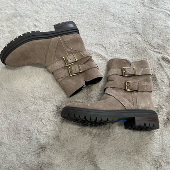 Vince Camuto Belisha women Suede combat boots size 6.5
